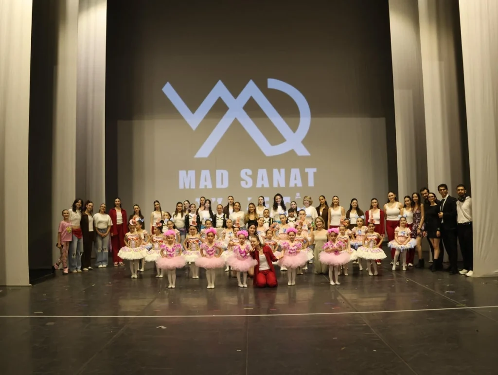 Düşler Ülkesi | MAD Sanat Akademi Yıl Sonu Gösterisi 0G1A0299